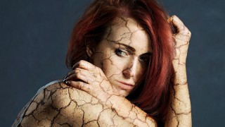 Miss Medellín estalló: Sé perfectamente de quién se trata, y no es un caso aislado, hay muchas mujeres afectadas (video)